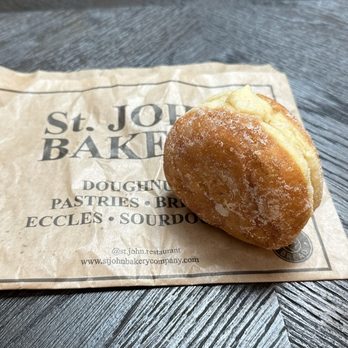 St John Bar and Restaurant - Vanilla doughnut - British Near Me - London, XGL St John Bar and Restaurant - Vanilla doughnut - British Near Me - London, XGL