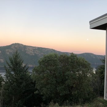 Malahat Chalet - Hotels Near Me - Malahat, British Columbia Malahat Chalet - Hotels Near Me - Malahat, British Columbia