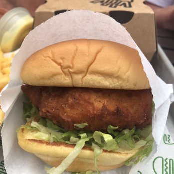 Shake Shack Tysons Corner - Crispy chicken sandwich - Burgers Near Me - McLean, Virginia