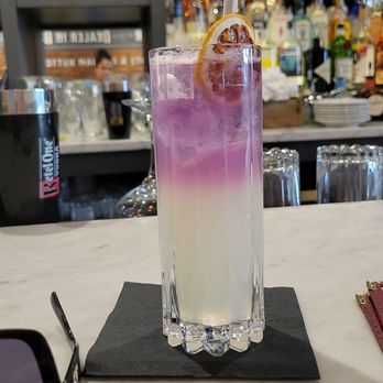Brickmen Kitchen + Bar - Lavender lemonade - Wine Bars Near Me - Kingston, New York