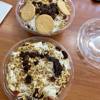 Bionicos Daisys - Bionico and Fresca con crema - Juice Bars & Smoothies Near Me - Los Angeles, California
