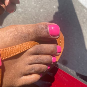 Nails 2000 - Nail Salons Near Me - Independence, Missouri
