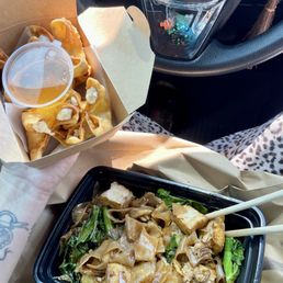 Fried tofu pad see ew + crab wontons Fried tofu pad see ew + crab wontons