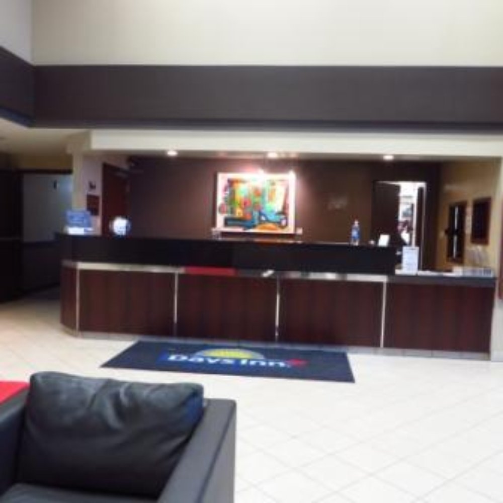 Days Inn - Hotels Near Me - Steinbach, Manitoba