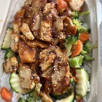 Pocket Burger Shack - Delicious Phuket Bowl aka Thai Chicken Bowl - Burgers Near Me - Sunset Beach, California
