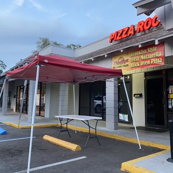 Pizza Rock - They're all set up to deliver orders to you curbside during the coronavirus pandemic - Pizza Near Me - Brandon, Florida