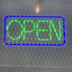 Entre La Nube - It's the open sign to the shop