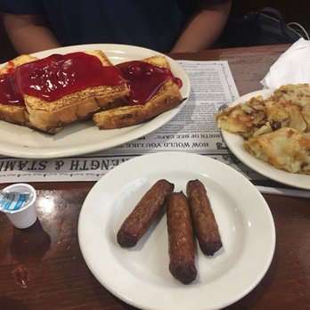 Windmill Family Restaurant - Strawberry French Toast w/o whipped cream - American Near Me - Morgantown, Pennsylvania