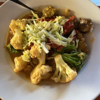 Perfect Pear Bistro - Curry bowl with Falafel - New American Near Me - Tempe, Arizona