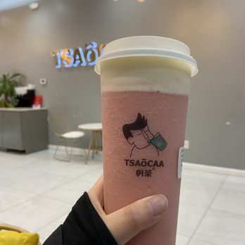 Tsaocaa Malden - strawberry green tea slush with cheese foam - Bubble Tea Near Me - Malden, Massachusetts