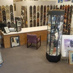 Distinctive Edge Framing & Gallery - Inside view.