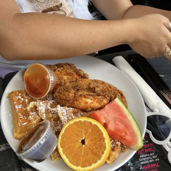 Palace Bar - Chicken and waffles - Gay Bars Near Me - Miami Beach, Florida Palace Bar - Chicken and waffles - Gay Bars Near Me - Miami Beach, Florida