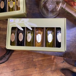 Olive U Naturally - Another gift pack. Maybe for the neighbor who always watches your house...