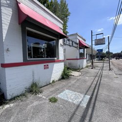 Red Door Thrift Store - Shady neighborhood