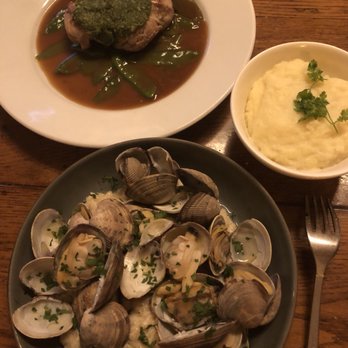Le Temps des Cerises - Clam risotto and veal with herbs and mashed potatoes - French Near Me - Paris, 75 Le Temps des Cerises - Clam risotto and veal with herbs and mashed potatoes - French Near Me - Paris, 75