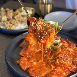 Nene Chicken - Nene Chicken - kimchi pork belly