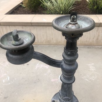 Reeves Park - Drinking water fountain... probably NOT used by locals - Parks Near Me - Beverly Hills, California