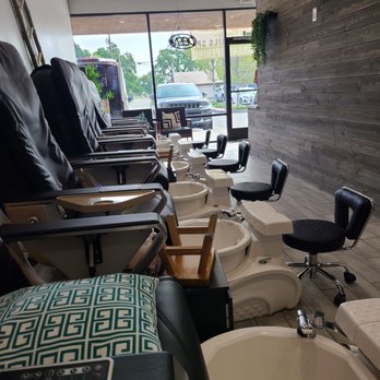 Bamboo Nails & Spa - Nail Salons Near Me - Yuba City, California