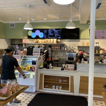 Stan's Donuts & Coffee - Kind of a slow time of day - Donuts Near Me - Chicago, Illinois Stan's Donuts & Coffee - Kind of a slow time of day - Donuts Near Me - Chicago, Illinois