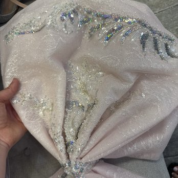 Mis Quince - The dress has a yellow tint to it - Bridal Near Me - Madera, California
