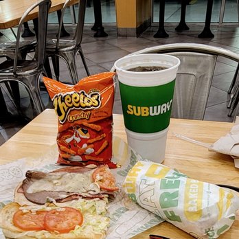 Subway - Ft long Subway Club white/provolone cheese toasted  lettuce tomato black pepper vinegar and oil Combo 02/20/23 - Sandwiches Near Me - Lebanon, Tennessee