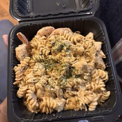 Mamma Tee’s Kitchen - Chicken and shrimp cajun pasta made with luv. Mamma Tee made with love every time. Greatest home cook meal
