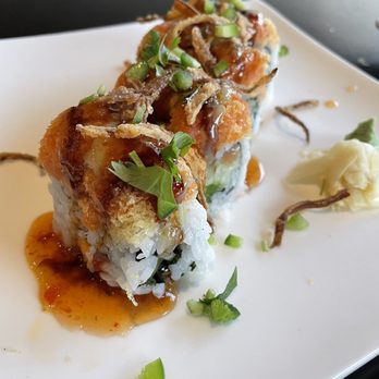 Ooka - Minnehaha Roll - Sushi Bars Near Me - Apple Valley, Minnesota