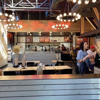 Big Chicken - Dining Area - Chicken Shop Near Me - Las Vegas, Nevada