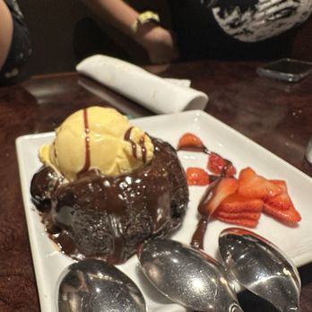 Daily Grill - American Near Me - Burbank, California