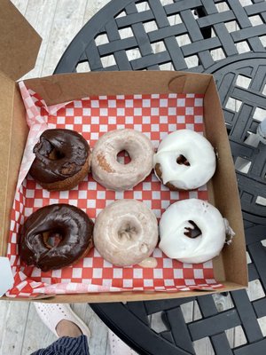 Fred's Coffee & Donuts by null