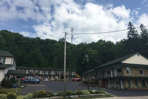 Knights Inn Huntsville, ON by null