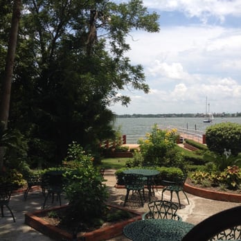 Villa Capri - The left side of their patio - Italian Near Me - Seabrook, Texas Villa Capri - The left side of their patio - Italian Near Me - Seabrook, Texas
