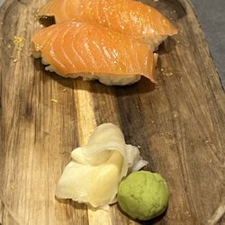 La Esquina Gastrobar - Salmon Nigiri