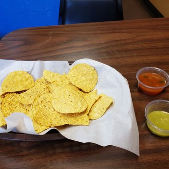 El Pulgarcito - Chips and salsa - Salvadoran Near Me - Sparks, Nevada