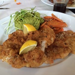 Markt 57 - Wiener Schnitzel mit Sesam-Möhren & Erbsen-Minz-Püree