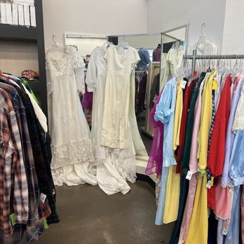 St. Vincent de Paul - Vintage clothing and wedding dresses - Thrift Stores Near Me - Junction City, Oregon St. Vincent de Paul - Vintage clothing and wedding dresses - Thrift Stores Near Me - Junction City, Oregon