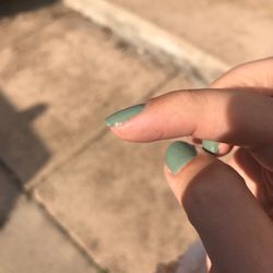 Aldona Nail - cracked after 2 days!