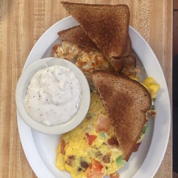 Lake View Restaurant - Veggie omelet with bacon added - New American Near Me - Fancy Gap, Virginia