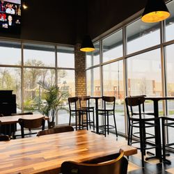 Pizza Cento - Dining room