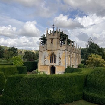 Sudeley Castle - The church on the grounds, where the final wife (& one-time Queen of England) of King Henry VIII is buried - Castles Near Me