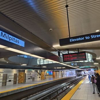 Milpitas Bart Station & Transit Center - Track & signage - Bus Stations Near Me - Milpitas, California Milpitas Bart Station & Transit Center - Track & signage - Bus Stations Near Me - Milpitas, California