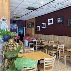 Quan Yin Vegan Restaurant - Inside seating area
