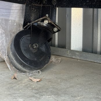 Bravo Moving - Broken wheels on the bench - Movers Near Me - Glendale, California Bravo Moving - Broken wheels on the bench - Movers Near Me - Glendale, California