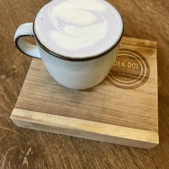 Dek Doi Cafe - Ube Latte - Cafes Near Me - Oakland, California