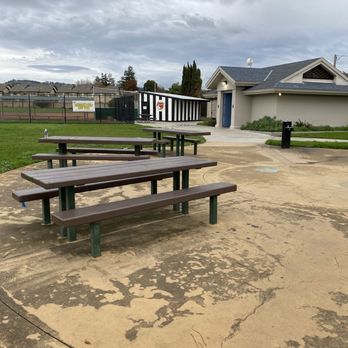 Floresta Park - Parks Near Me - San Leandro, California