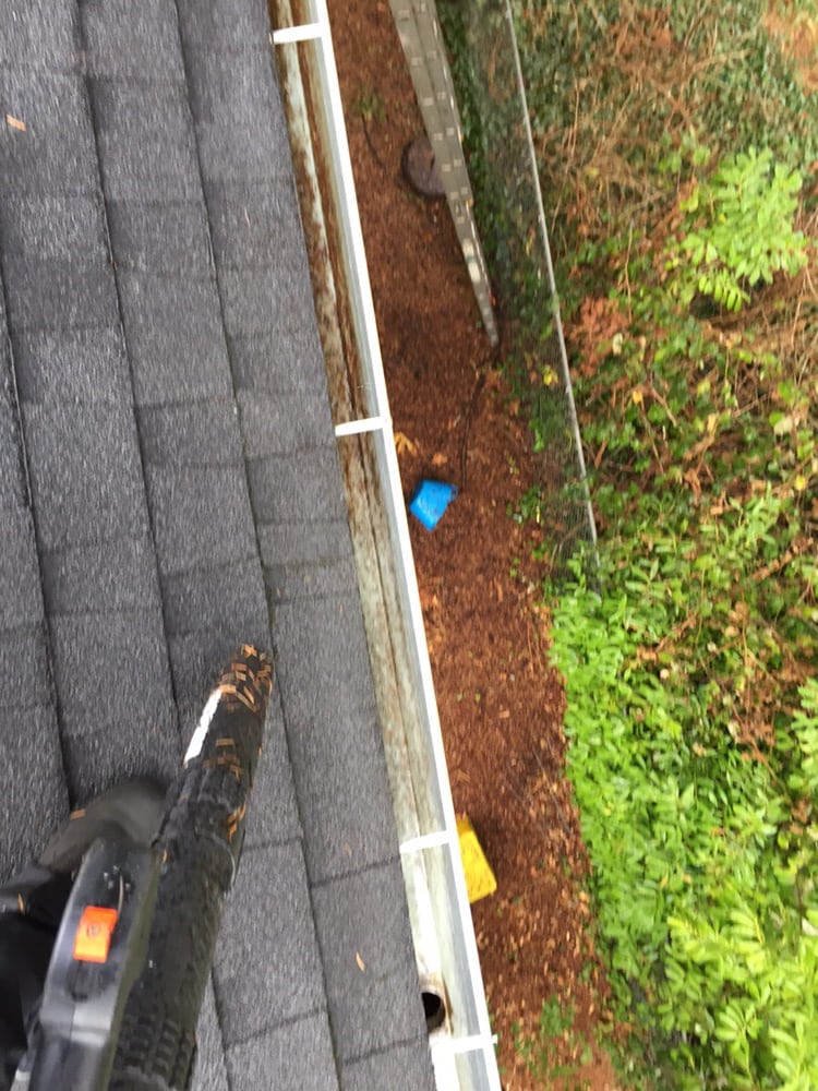 UNIVERSAL SERVICES Updated May 2024 2459 SE Tualatin Valley Hwy