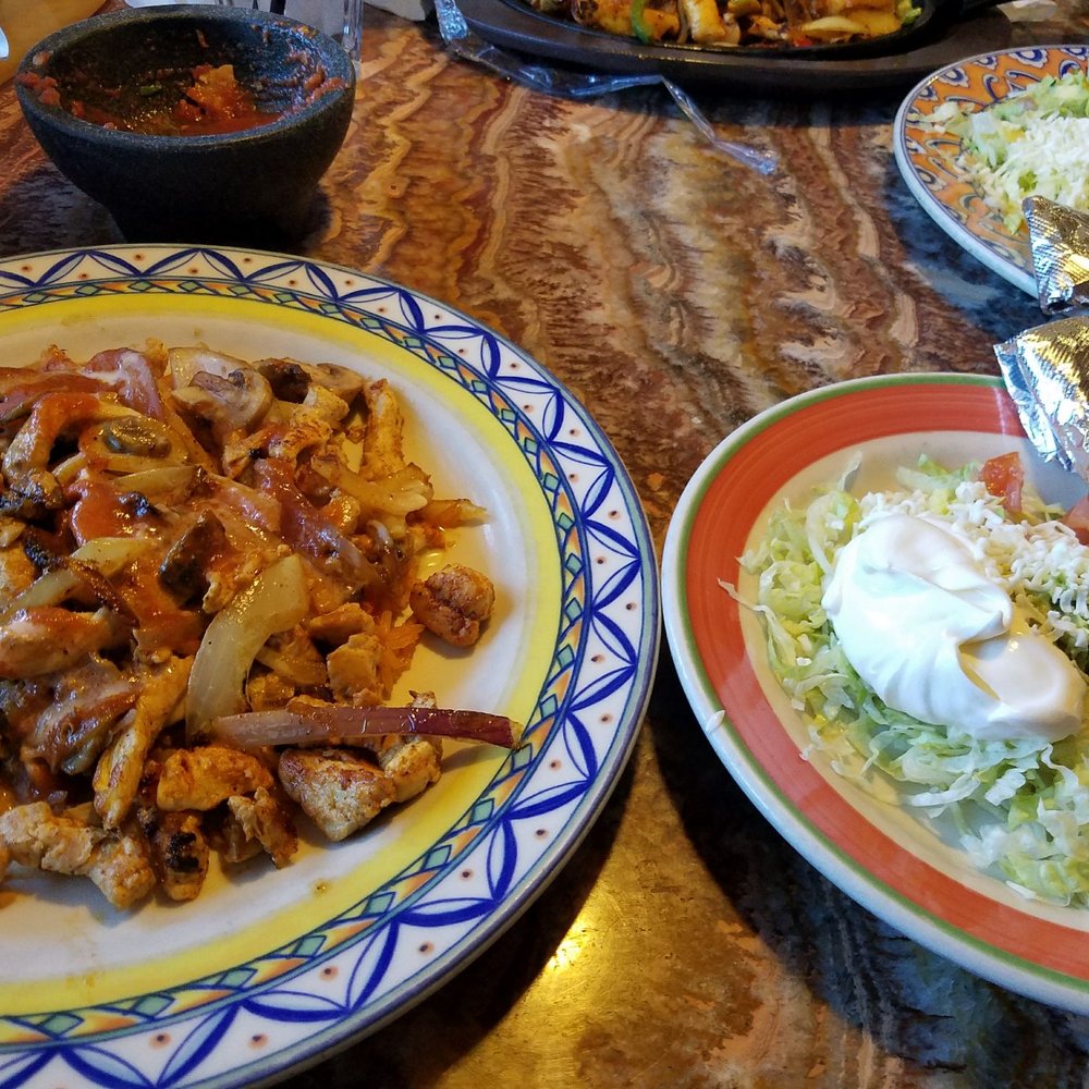 El Paso Mexican Restaurant - Arroz con Carne with tortilla and guacamole salad - Mexican Near Me - Richmond, Virginia