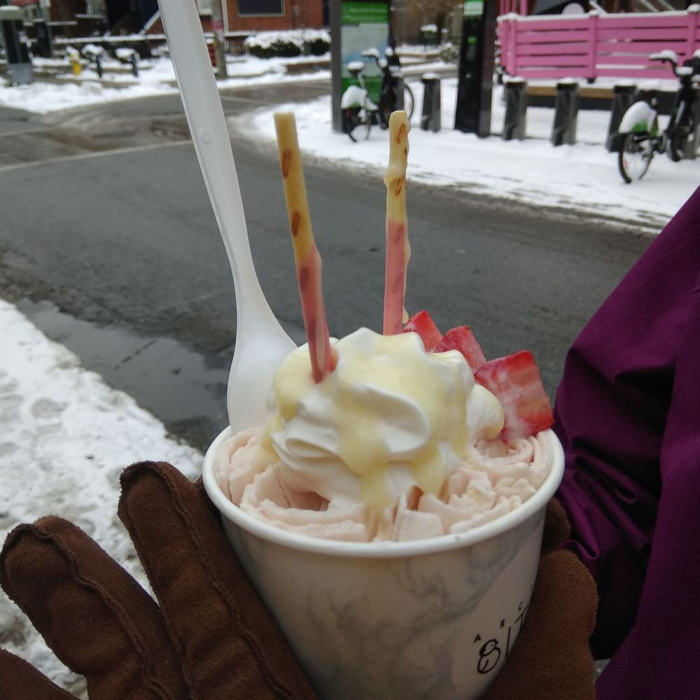 Arctic Bites - This was literally, "Love at First Bite" - Ice Cream & Frozen Yogurt Near Me - Toronto, Ontario Arctic Bites - This was literally, "Love at First Bite" - Ice Cream & Frozen Yogurt Near Me - Toronto, Ontario