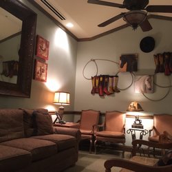 Jeffrey C Jaynes, DDS, PA - Western themed decor in the wait area