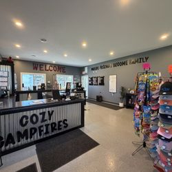 Pete's Retreat Family Campground & Rv Park - Check- in and checking out front desk